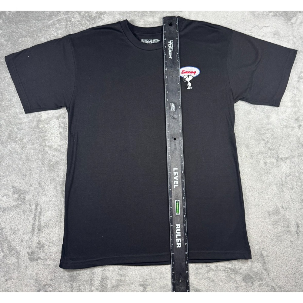 Peanuts Snoopy Racing Club Going Fast Black Size Medium T-Shirt RN 150631 - Picture 2 of 11